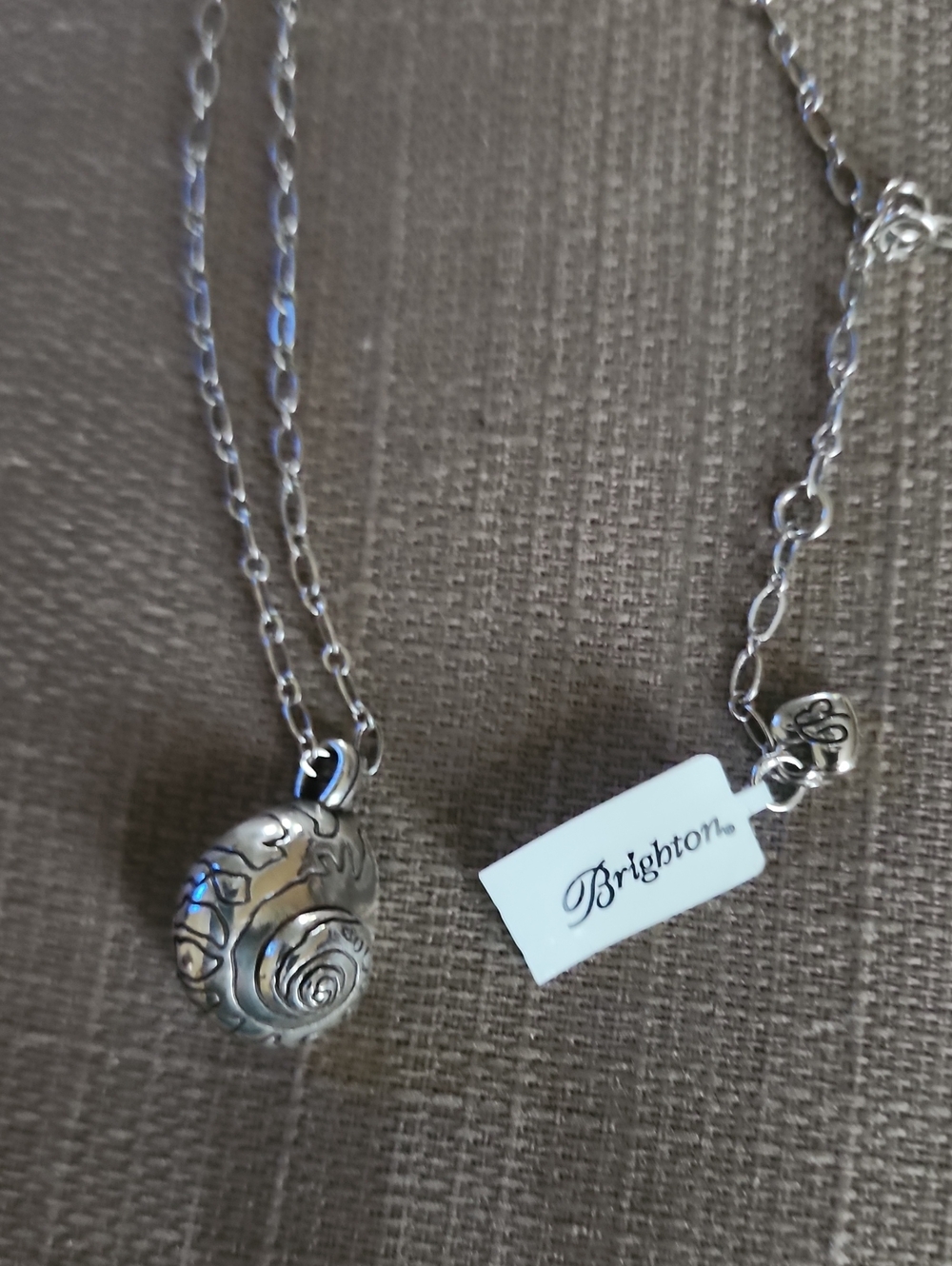 New Brighton Shells Around the World AFRICAN TURBAN Pendant Necklace, NWT